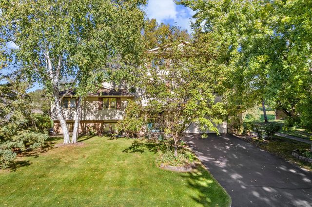 7708 82nd Avenue N, Brooklyn Park, MN 55445