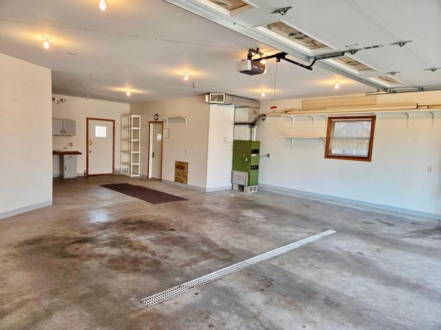 7708 82nd Avenue N, Brooklyn Park, MN 55445