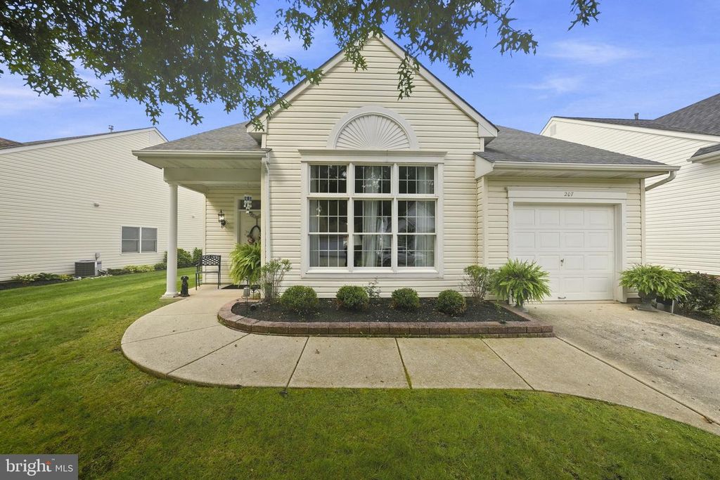 207 WAGON WHEEL LN, COLUMBUS, NJ 08022 — photo 3