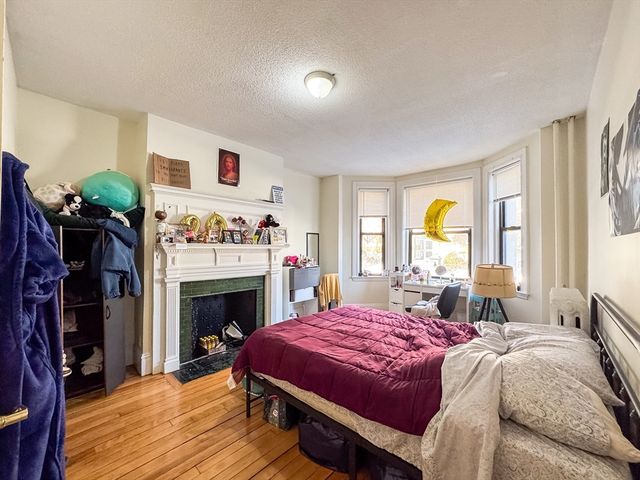 12 Glenville Ave 1, Boston, MA 02134