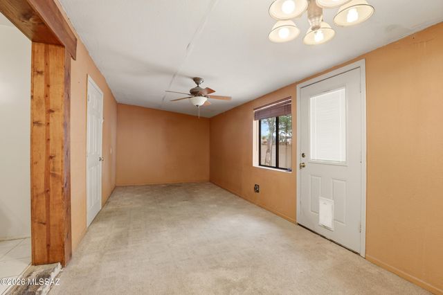 943 W Calle Garcia, Tucson, AZ 85706