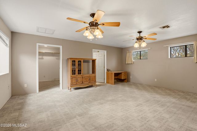 943 W Calle Garcia, Tucson, AZ 85706
