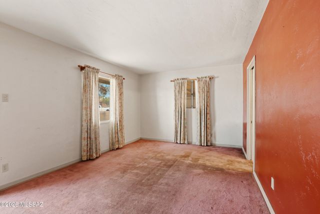943 W Calle Garcia, Tucson, AZ 85706