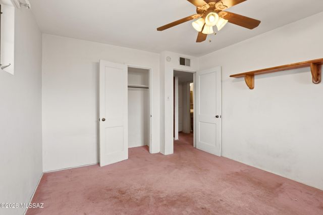 943 W Calle Garcia, Tucson, AZ 85706