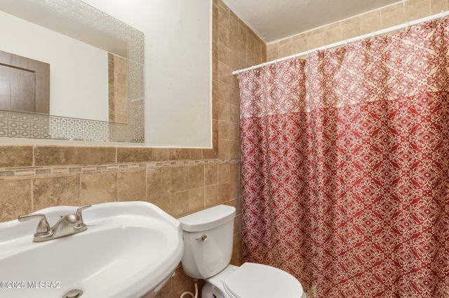 943 W Calle Garcia, Tucson, AZ 85706