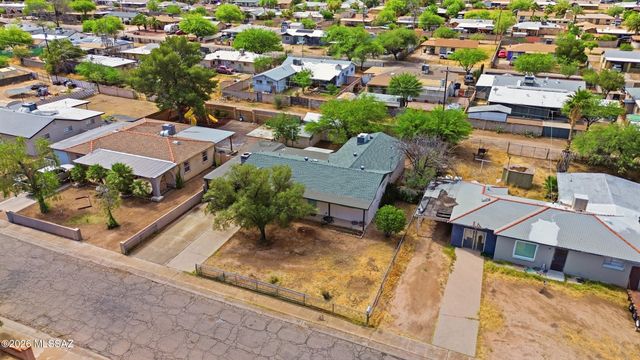 943 W Calle Garcia, Tucson, AZ 85706