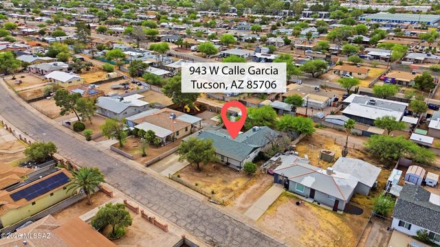 943 W Calle Garcia, Tucson, AZ 85706