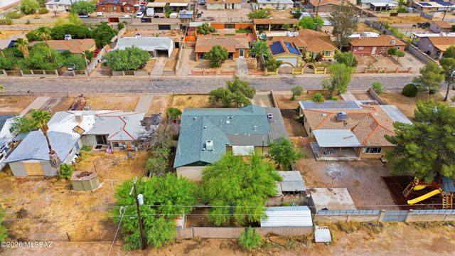 943 W Calle Garcia, Tucson, AZ 85706