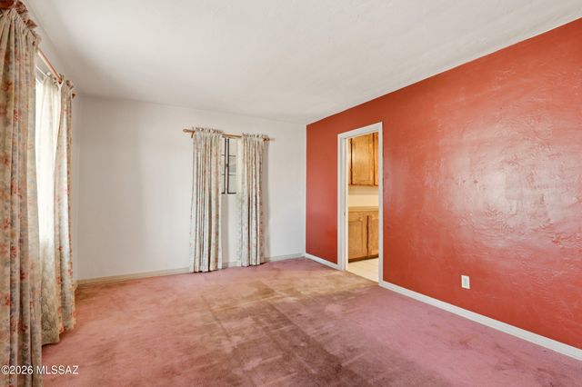 943 W Calle Garcia, Tucson, AZ 85706