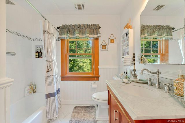 1025 9th Street, Greenport, NY 11944