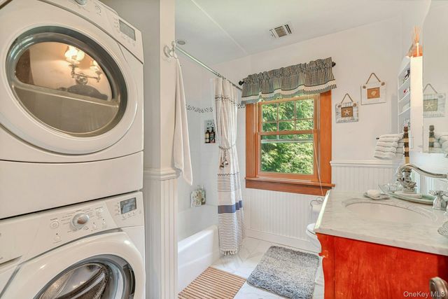 1025 9th Street, Greenport, NY 11944