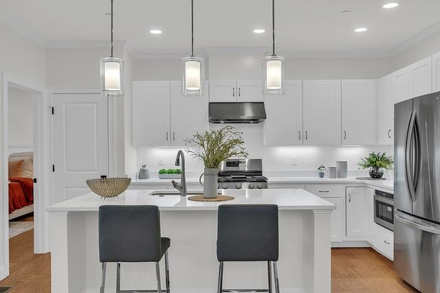 7 East Dexter Avenue 13, Woburn, MA 01801