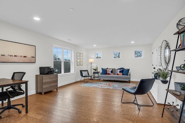 7 East Dexter Avenue 13, Woburn, MA 01801