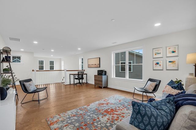 7 East Dexter Avenue 13, Woburn, MA 01801
