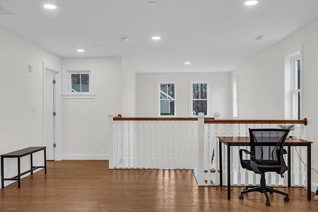 7 East Dexter Avenue 13, Woburn, MA 01801