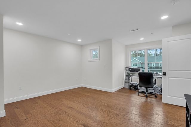7 East Dexter Avenue 13, Woburn, MA 01801