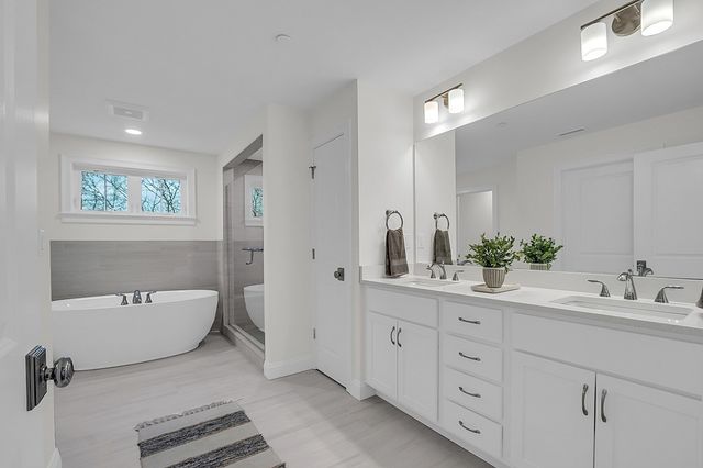 7 East Dexter Avenue 13, Woburn, MA 01801