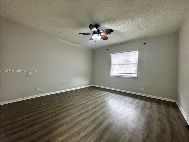 529 SW 3rd St, Miami, FL 33130