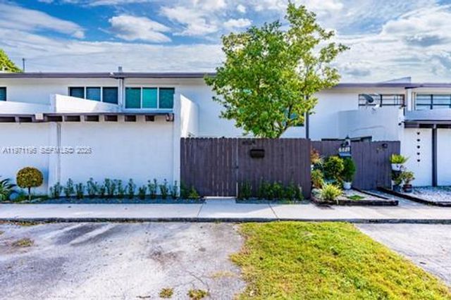 6525 SW 113th Ave 6525, Miami, FL 33173