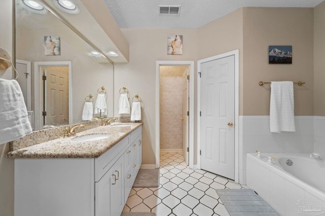 8432 Millstream Dr, Pensacola, FL 32514