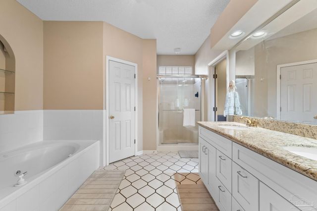 8432 Millstream Dr, Pensacola, FL 32514