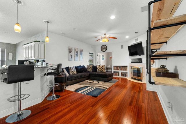 8432 Millstream Dr, Pensacola, FL 32514