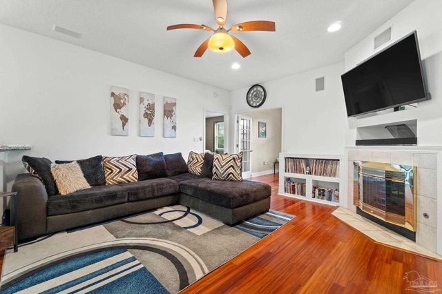 8432 Millstream Dr, Pensacola, FL 32514