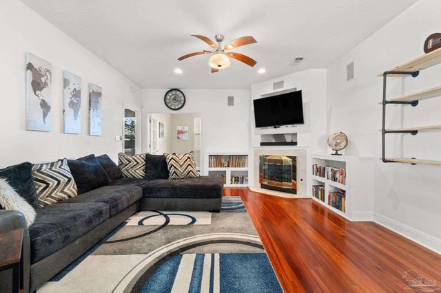 8432 Millstream Dr, Pensacola, FL 32514