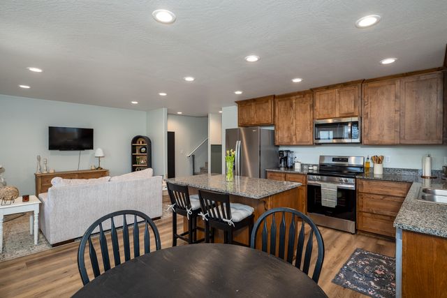 1153 Annalise Street, Central Point, OR 97502