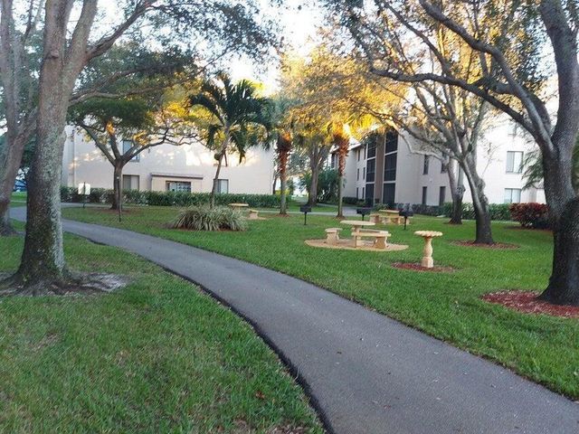203 Foxtail Drive B3, Greenacres, FL 33415