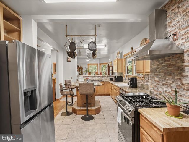 3137 18TH ST NE, Washington, DC 20018