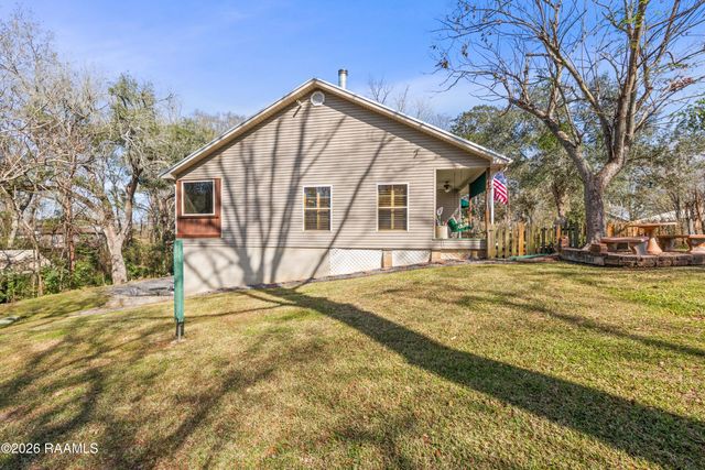 86 Hidden Hills Lake Road, Arnaudville, LA 70512