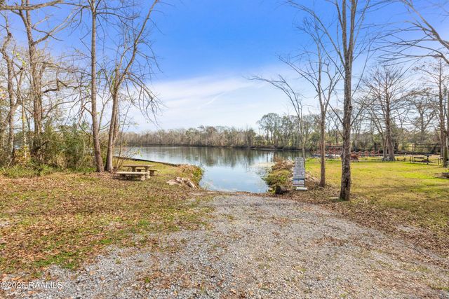 86 Hidden Hills Lake Road, Arnaudville, LA 70512