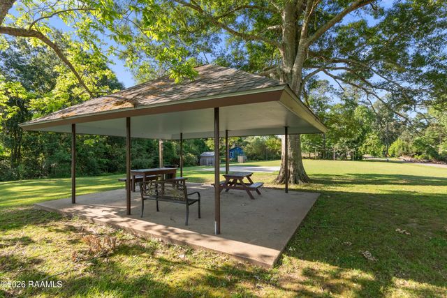 86 Hidden Hills Lake Road, Arnaudville, LA 70512