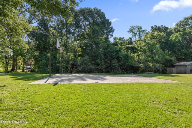 86 Hidden Hills Lake Road, Arnaudville, LA 70512