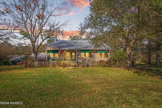 86 Hidden Hills Lake Road, Arnaudville, LA 70512