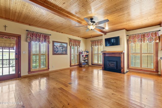 86 Hidden Hills Lake Road, Arnaudville, LA 70512