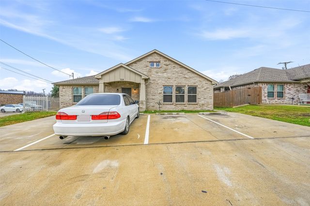 709 W Madison Street, Ennis, TX 75119