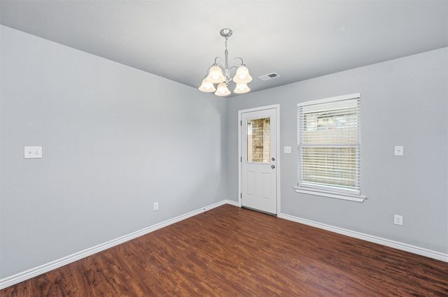 709 W Madison Street, Ennis, TX 75119