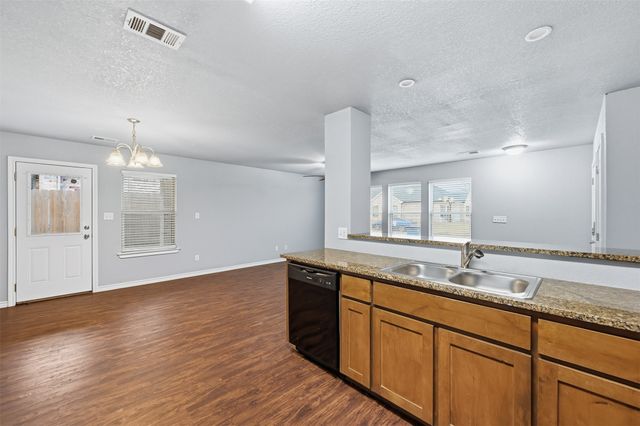 709 W Madison Street, Ennis, TX 75119