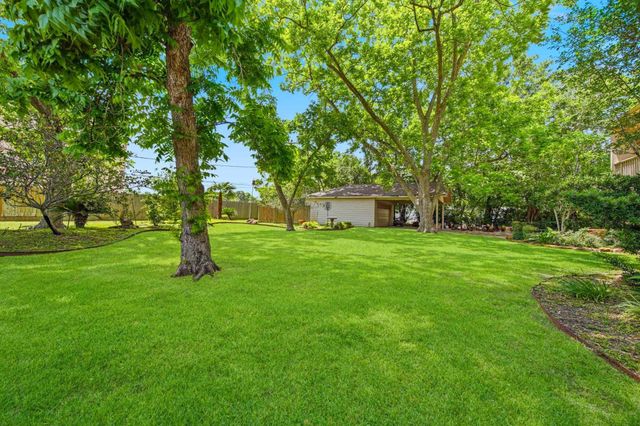5117 Valerie Street, Bellaire, TX 77401
