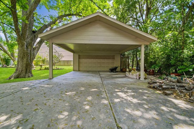 5117 Valerie Street, Bellaire, TX 77401
