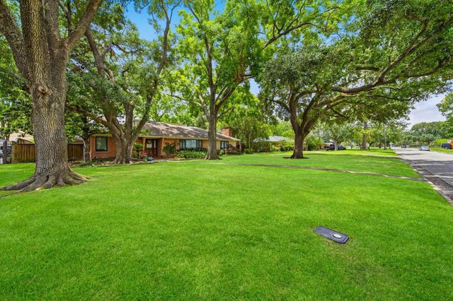 5117 Valerie Street, Bellaire, TX 77401