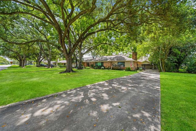 5117 Valerie Street, Bellaire, TX 77401
