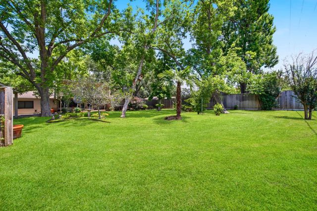 5117 Valerie Street, Bellaire, TX 77401