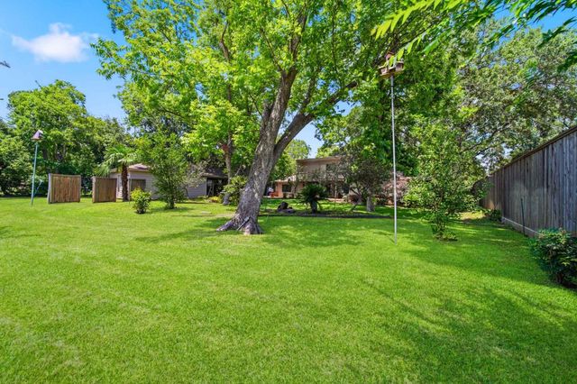 5117 Valerie Street, Bellaire, TX 77401