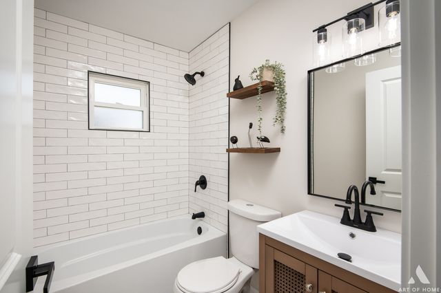 11334 S Nashville Avenue, Worth, IL 60482