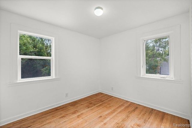 1305 Huron Street, Flint, MI 48507
