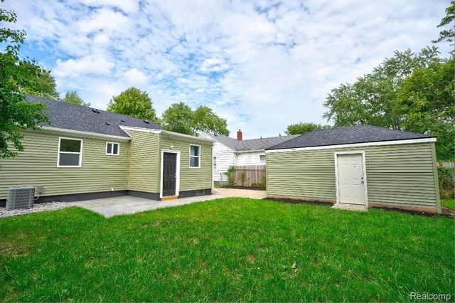 1305 Huron Street, Flint, MI 48507