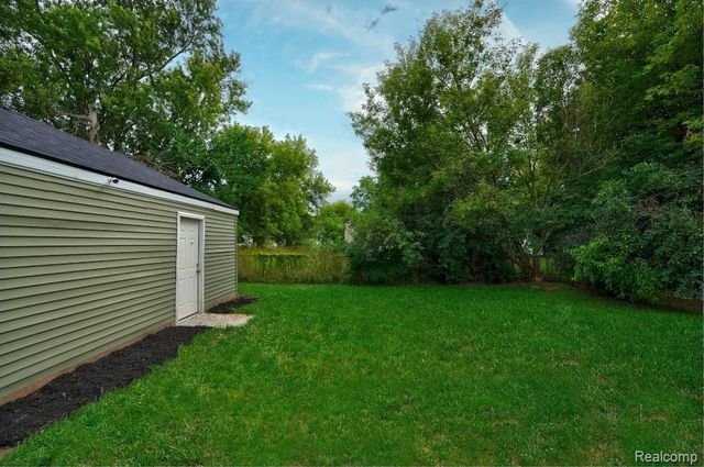 1305 Huron Street, Flint, MI 48507